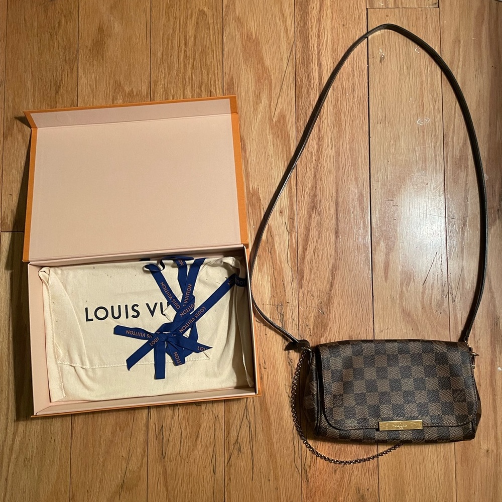 AUTHENTIC Louis Vuitton Damier Favorite